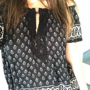 Off the Shoulders Pattern Printed Blouse